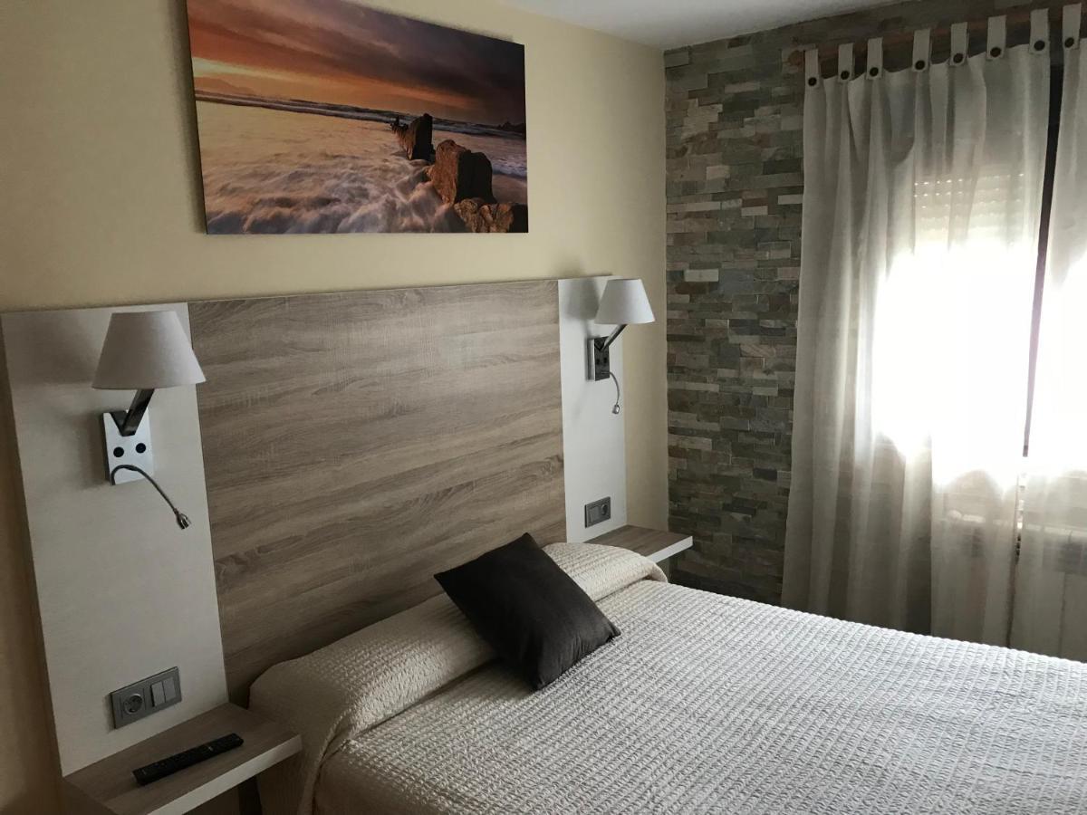 Residencial Santamaria Hotel Sancibrián Buitenkant foto